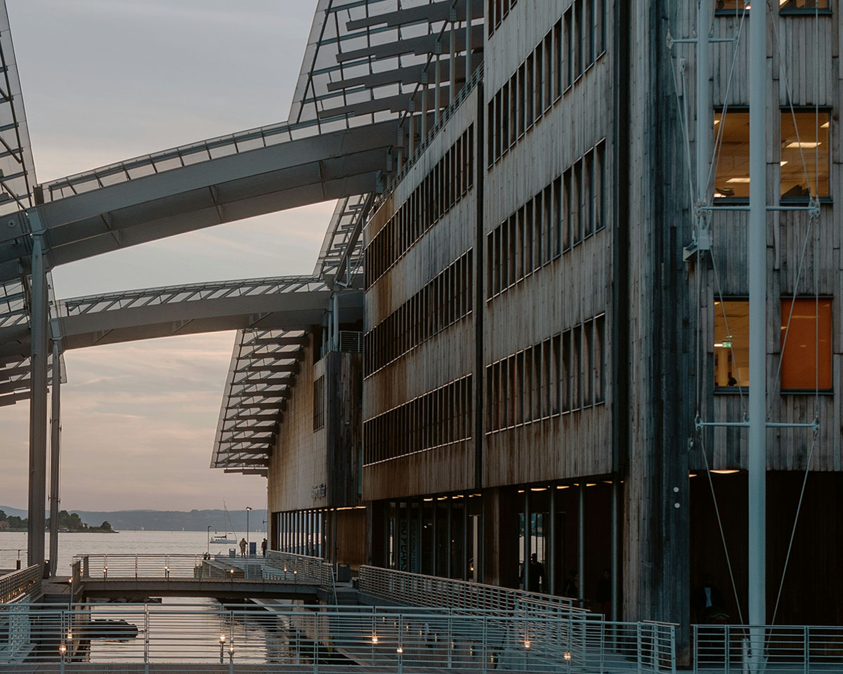 Modern building on Tjuvholmen near the ocean.